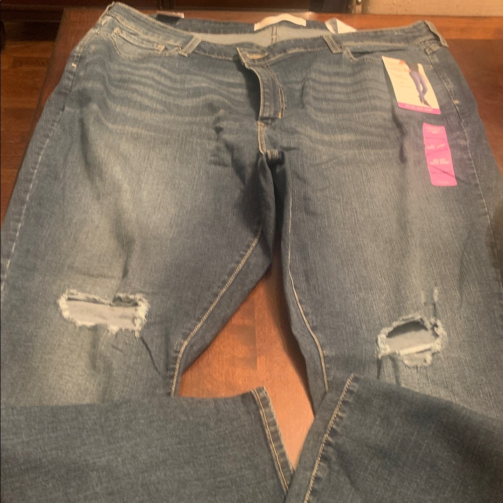 🆕 -SIGNATURE  LEVIS  WOMANS PLUS SIZE MID RISE SUPER SKINNY JEANS in Dark Blue
